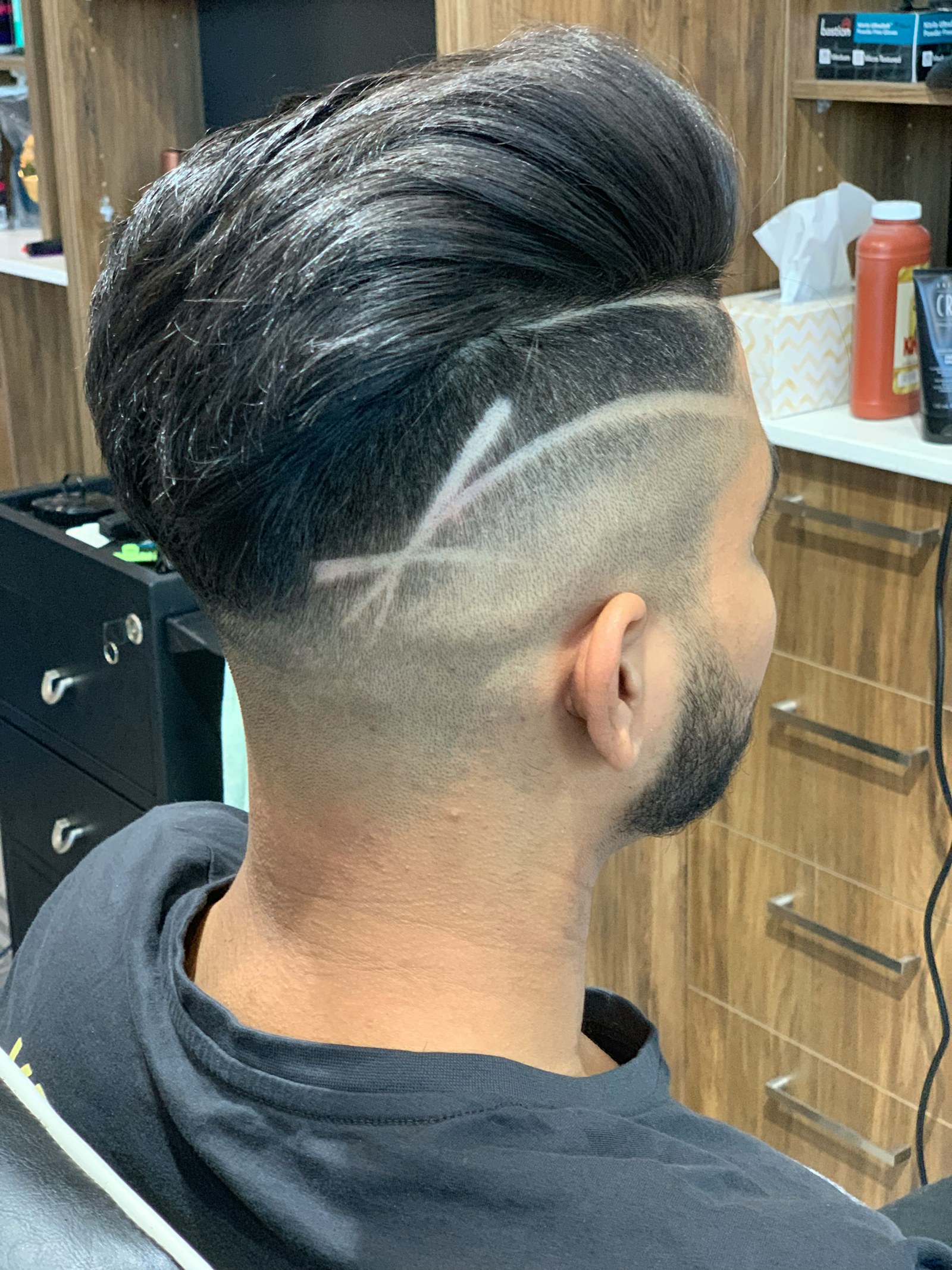 Finished profile haircut detail
